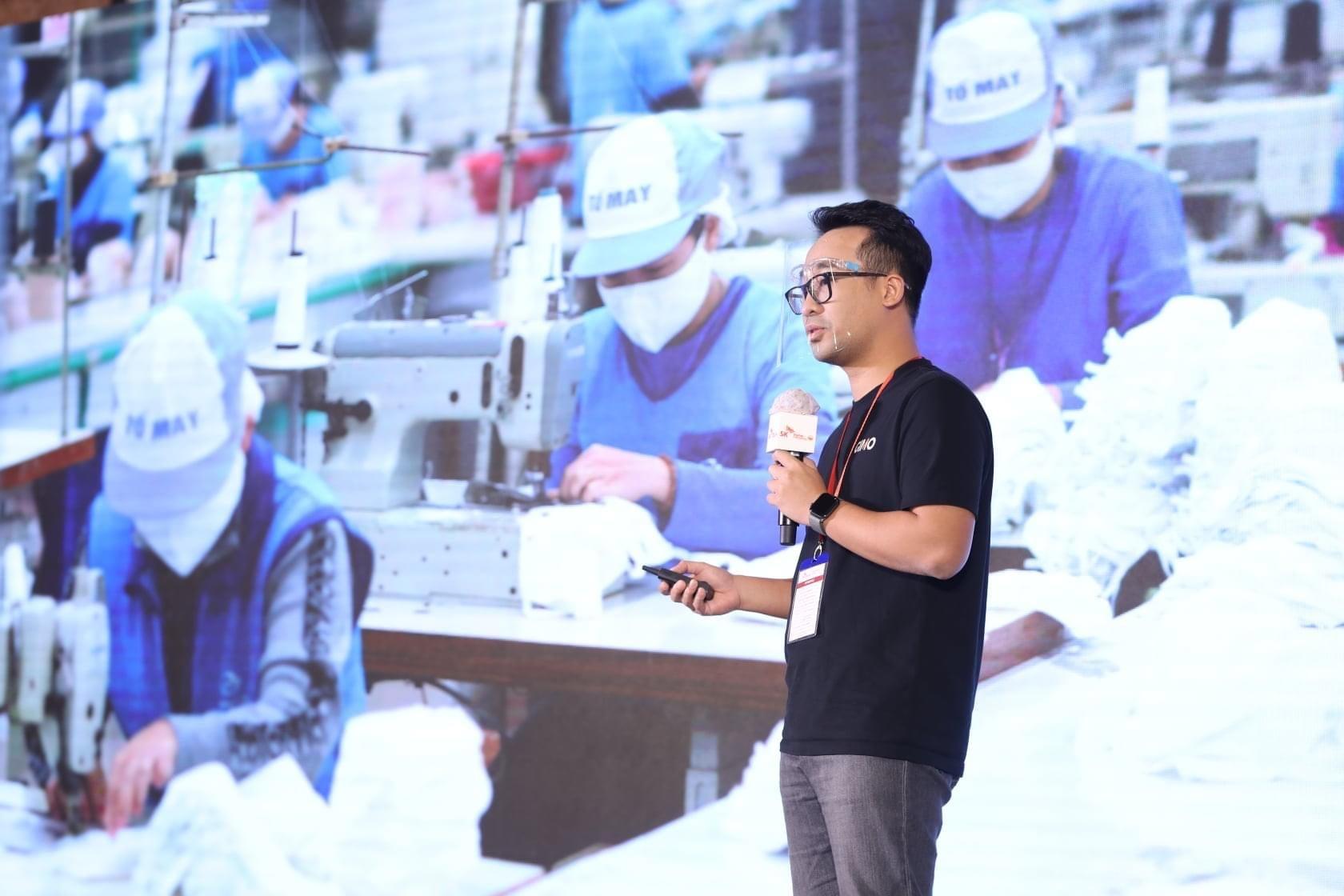 &Ocirc;ng Nguyễn Anh Qu&acirc;n chia sẻ về m&ocirc; h&igrave;nh chi v&agrave; nhận lương linh hoạt tại sự kiện Demo Day do SK Group tổ chức (Th&aacute;ng 11 /2021).