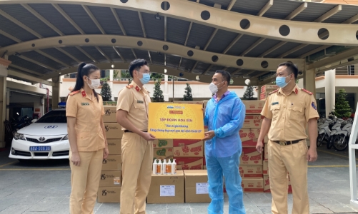 Hoa Sen Home đồng hành cùng chương trình tôn vinh những chiến sĩ tuyến đầu chống dịch