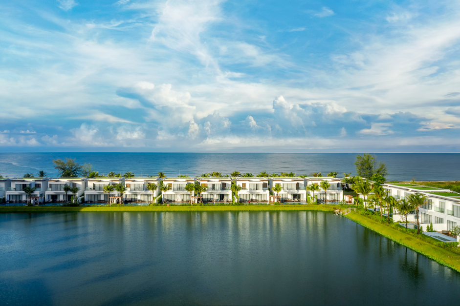 Những căn biệt thự hướng biển Mövenpick Villas & Residences Phú Quốc sở hữu vị trí “độc nhất” trên bãi biển Ông Lang.