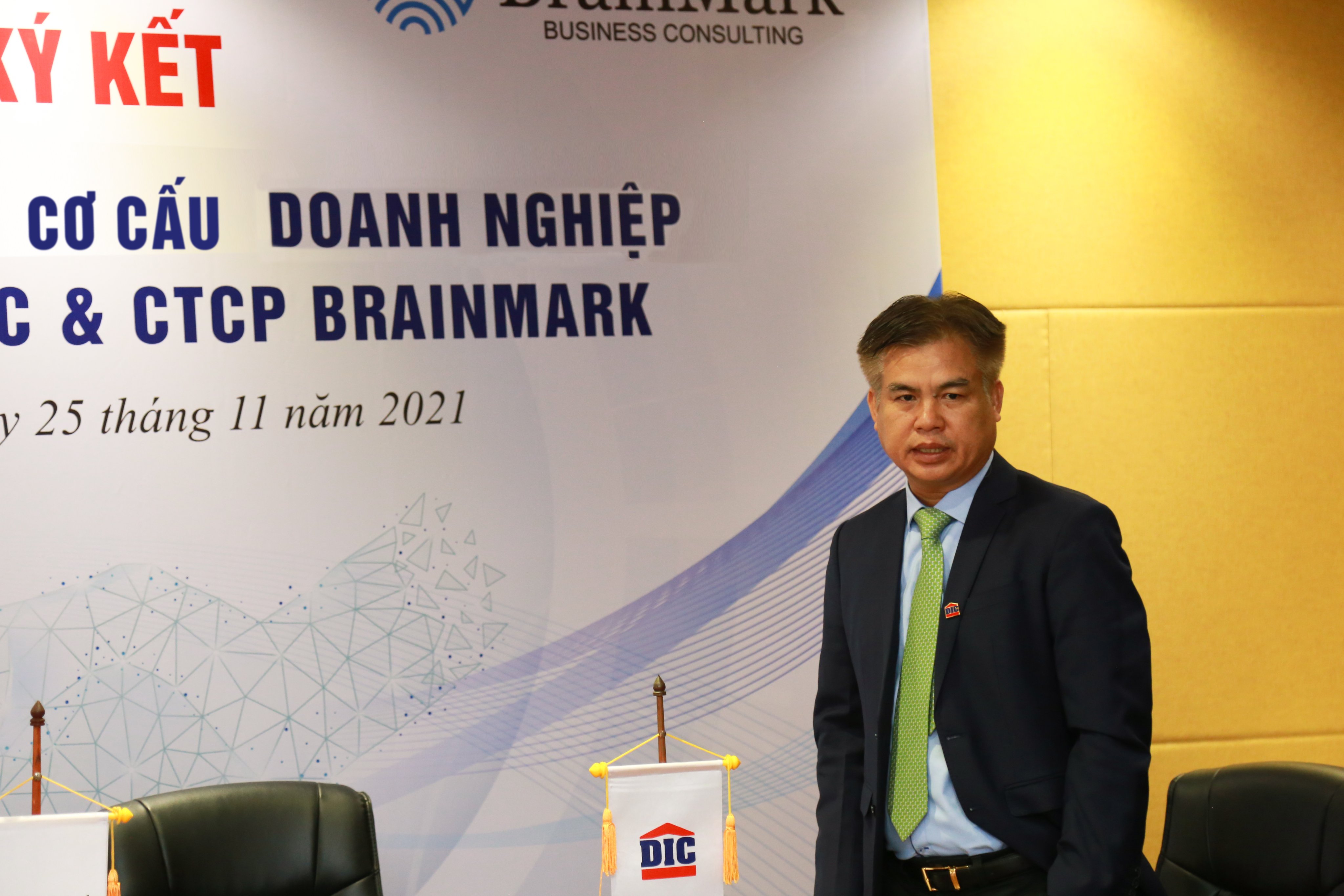 &Ocirc;ng Ho&agrave;ng Văn Tăng - Tổng gi&aacute;m đốc Tập đo&agrave;n DIC ph&aacute;t biểu tại Lễ k&yacute; kết.