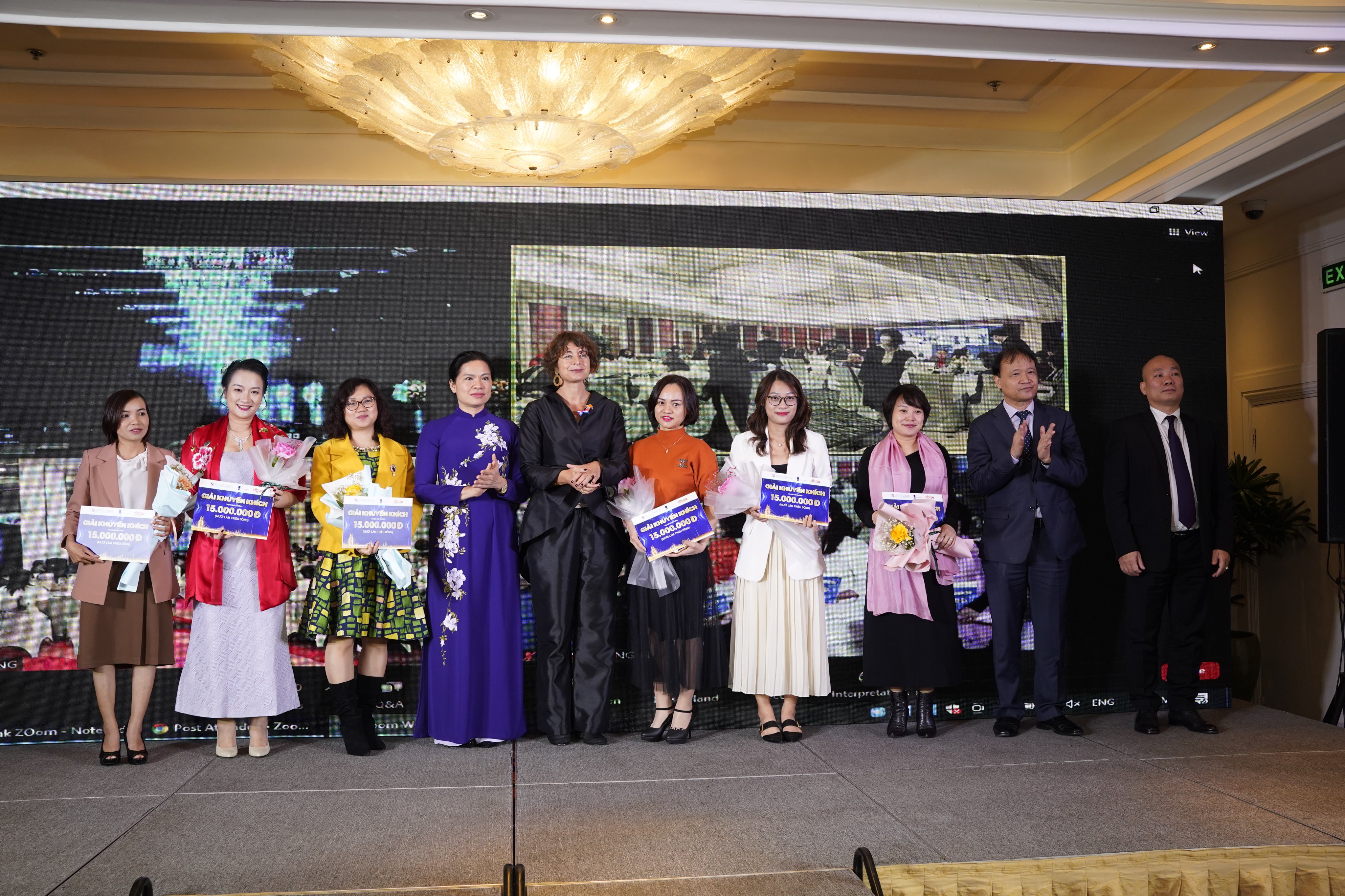 Các nữ doanh nhân đạt giải thưởng