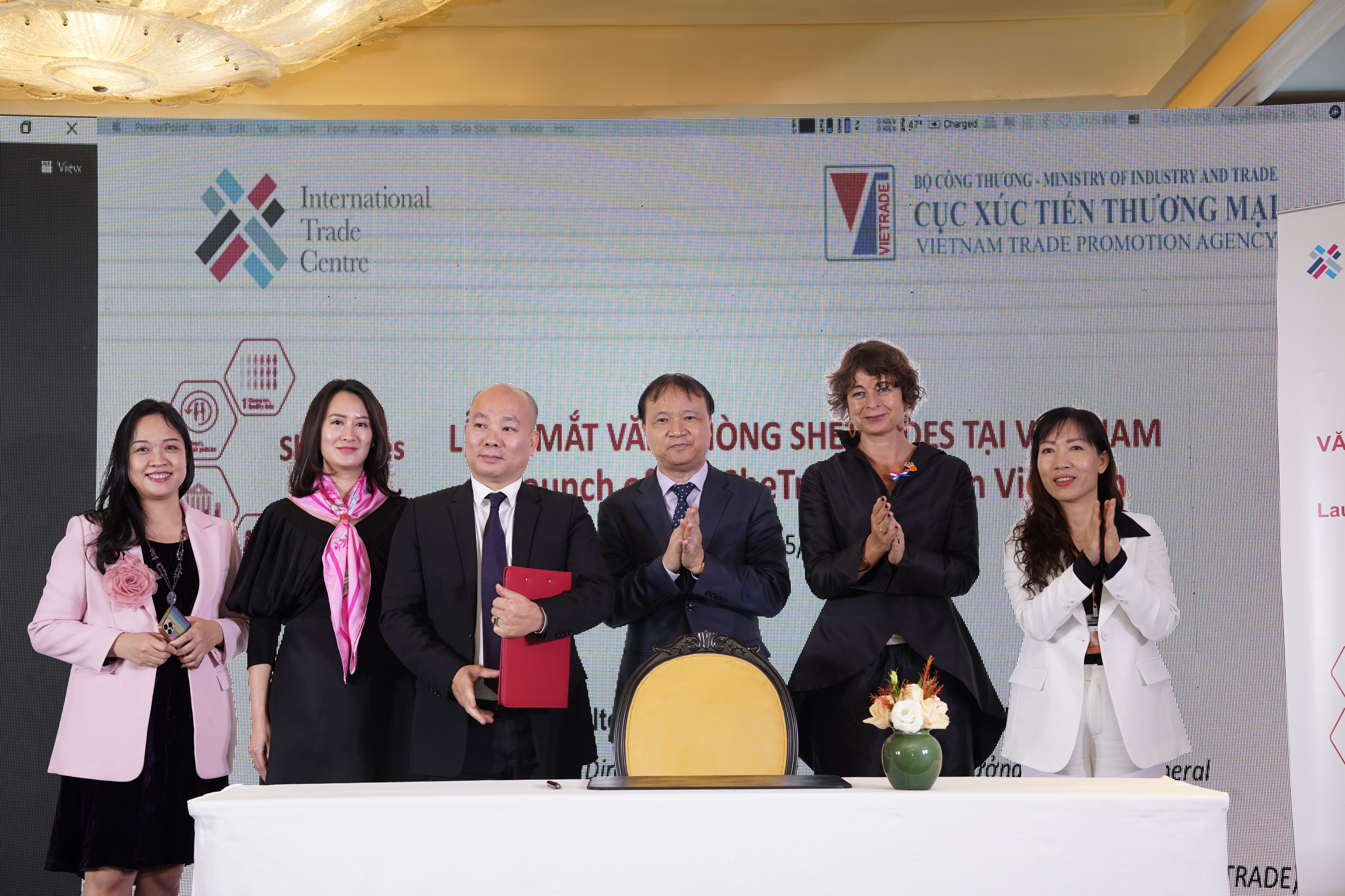 Cục X&uacute;c tiến thương mại v&agrave; Trung t&acirc;m thương mại quốc tế (ITC) k&yacute; Bi&ecirc;n bản hợp t&aacute;c th&agrave;nh lập Văn ph&ograve;ng Dự &aacute;n SheTrades tại Việt Nam