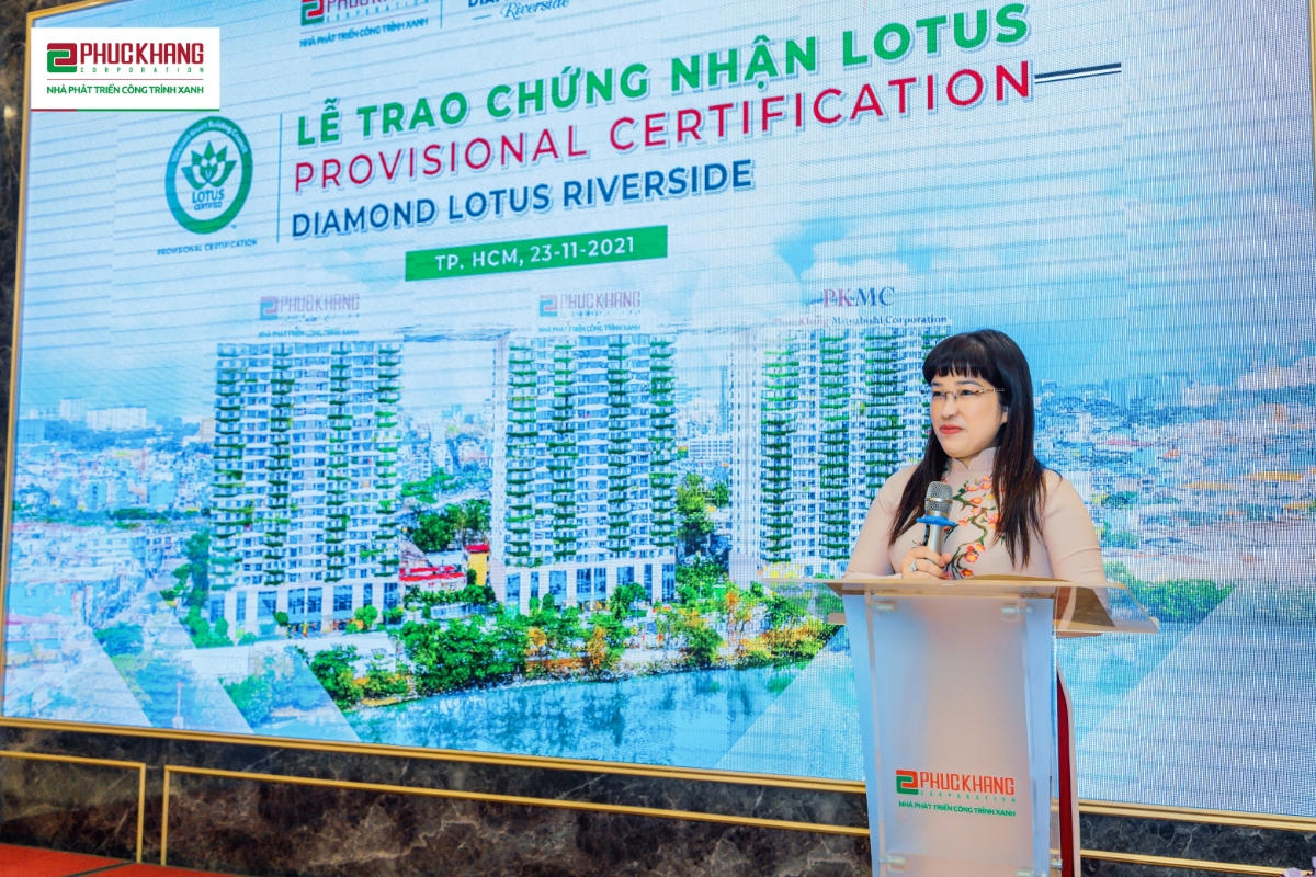CEO Lưu Thị Thanh Mẫu b&agrave;y tỏ niềm niềm x&uacute;c động v&agrave; tự h&agrave;o khi &ldquo;đứa con tinh thần&rdquo; - Diamond Lotus Riverside đạt được chứng nhận Lotus tạm thời.