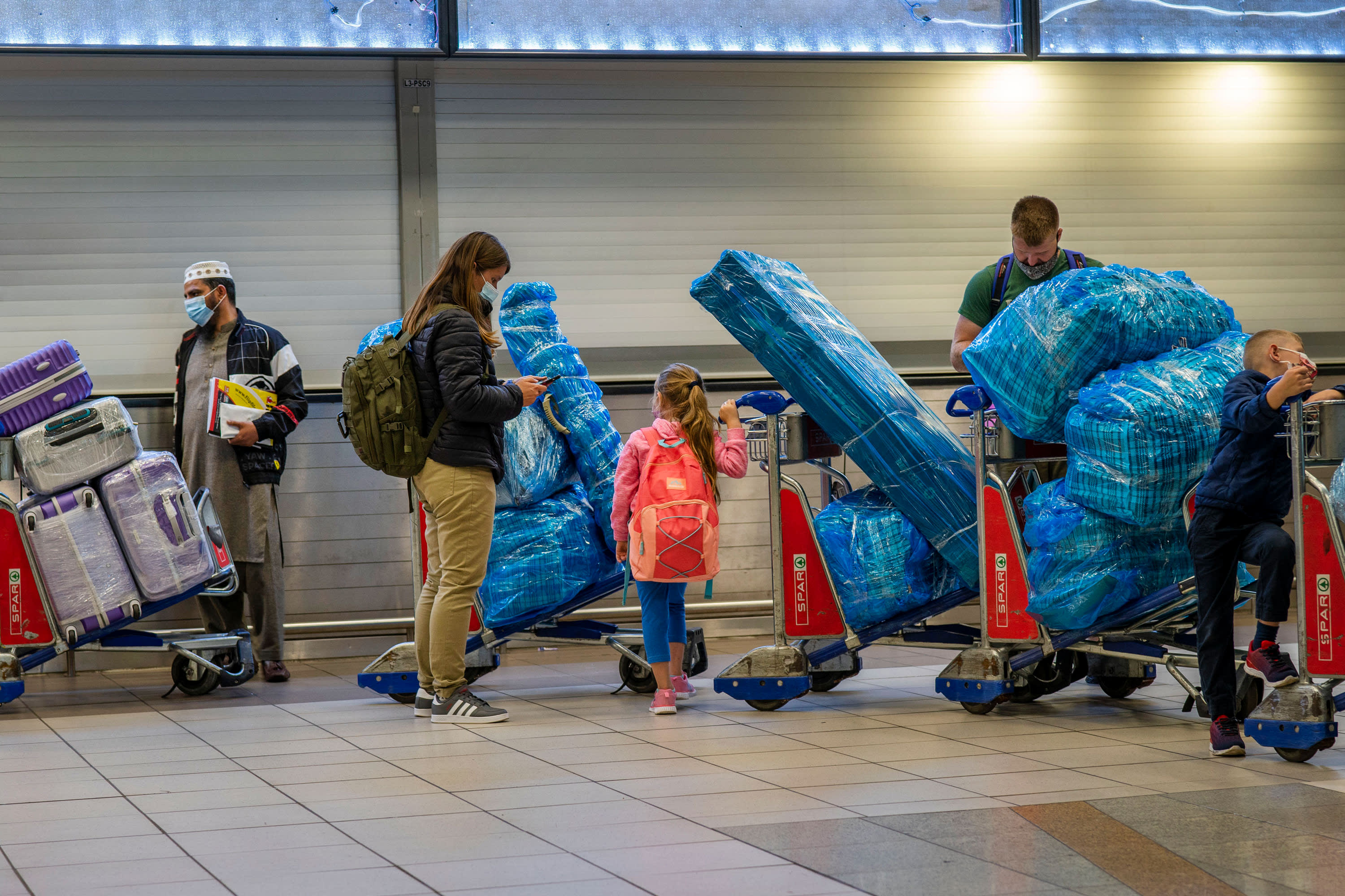 Liên minh châu Âu (EU), Anh, Israel, Singapore và Mỹ đã lập tức áp lệnh hạn chế đi lại với các quốc gia tại phía nam châu Phi, trong đó có Nam Phi - Ảnh: Getty Images