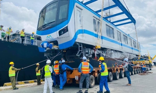 Metro số 1 Bến Thành – Suối Tiên: Thêm 4 đoàn tàu về đến TP.HCM