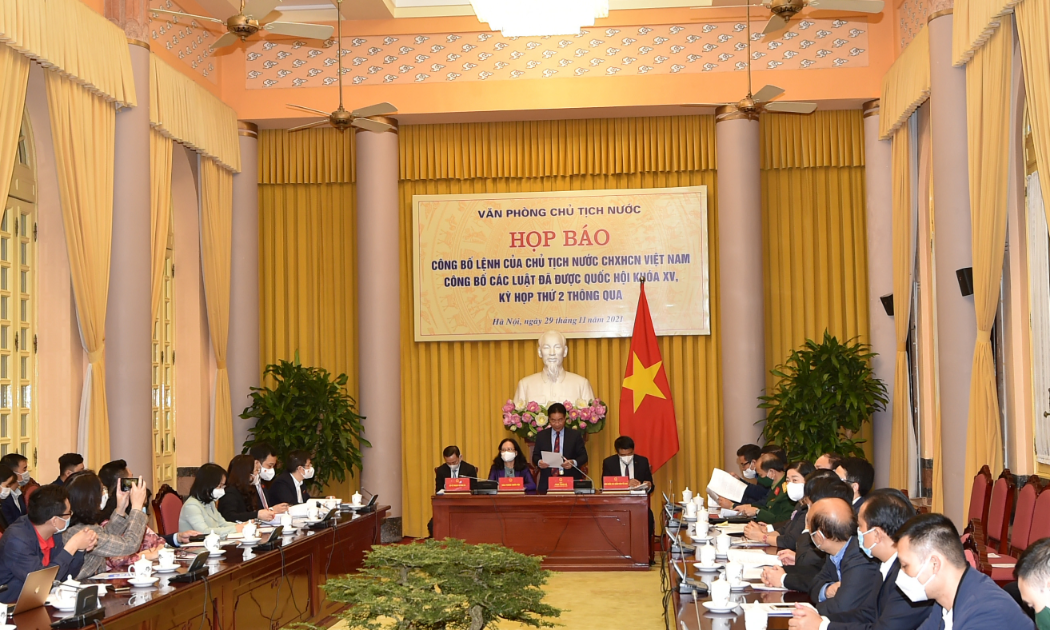 Họp báo công bố Lệnh của Chủ tịch nước về 2 luật đã được Quốc hội khóa XV thông qua tại kỳ họp thứ 2 sáng ngày 29/11 - Ảnh: VGP