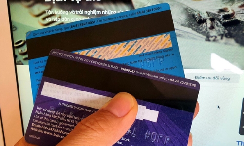Sau ngày 31/12, người dân vẫn có thể sử dụng thẻ từ ATM 