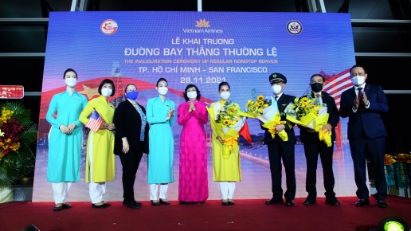 Vietnam Airlines conducts first direct flight to US