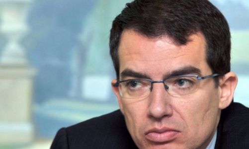 Thị trường toàn cầu bất an sau cảnh báo của CEO Moderna về khả năng “né” vaccine của biến chủng Omicron