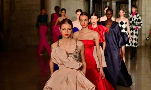 Oscar de la Renta mở kho lưu trữ để gia nhập thị trường “resale”