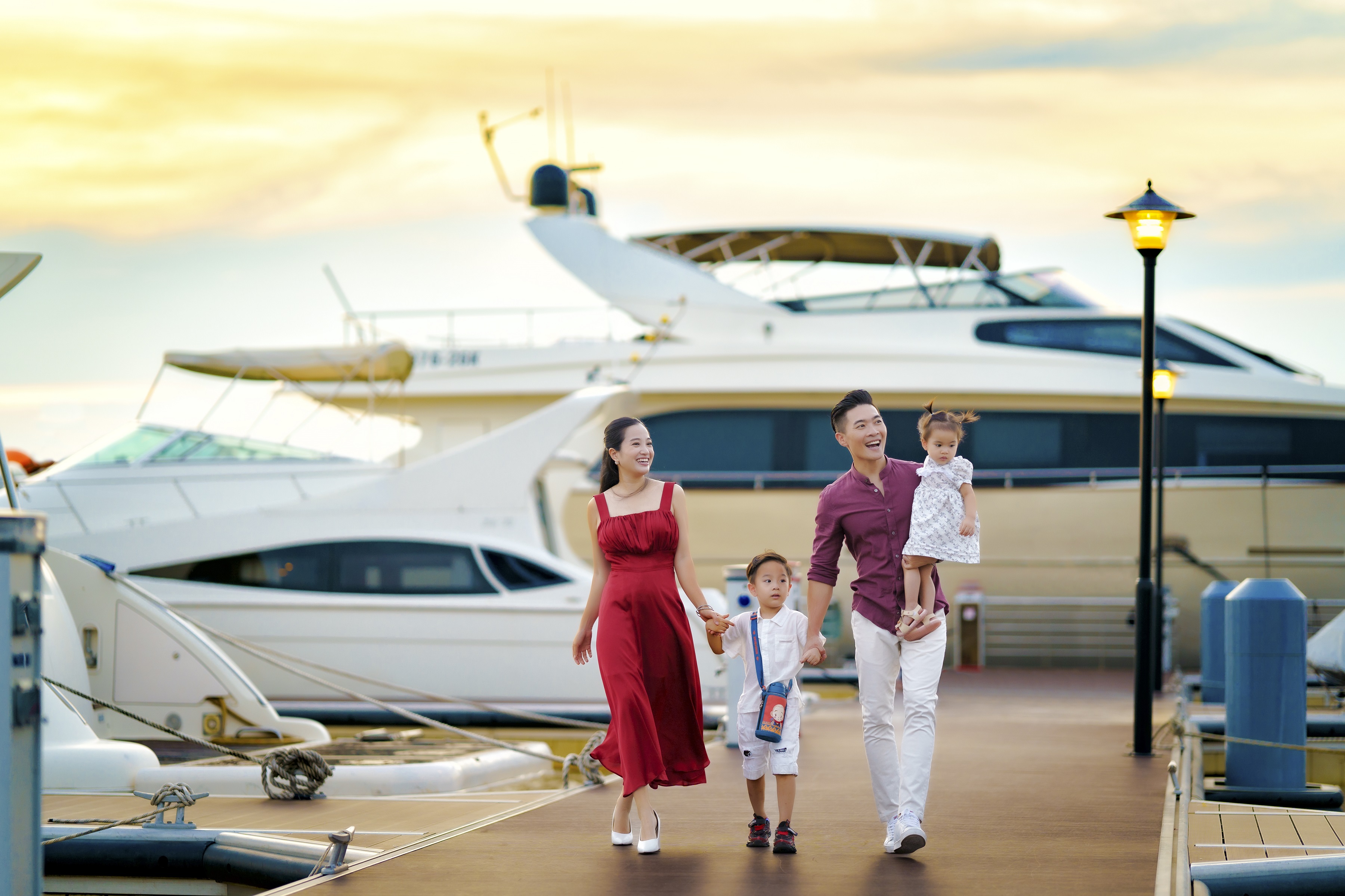 Tổ hợp quảng trường - bến du thuyền Aqua Marina tạo ấn tượng mạnh với khách tham quan và trải nghiệm.