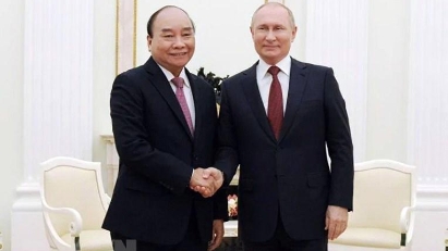 State President meets Russian President during visit