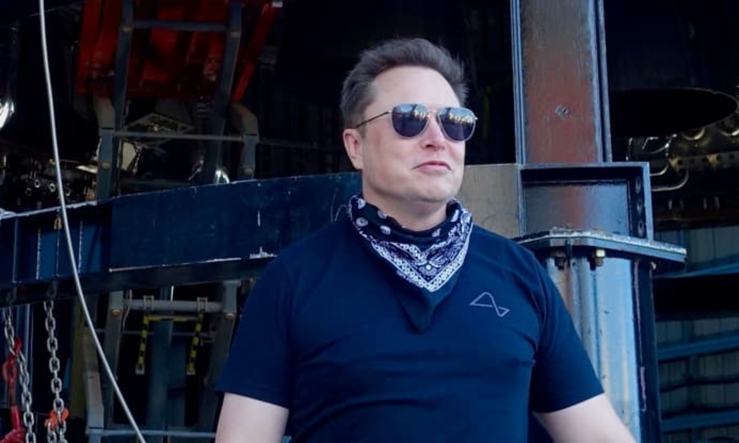 Elon Musk tại cơ sở của SpaceX ở Texas - Ảnh: CNBC.