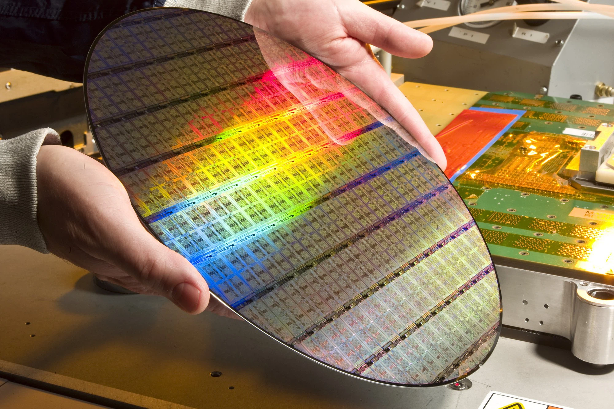 Kể cả vào thời điểm cuối năm 2022, đối với nhiều loại chip, các khách hàng sẽ vẫn phải chờ đợi từ 10 đến 20 tuần để có hàng...