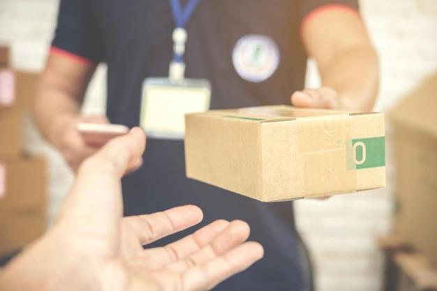 Chất lượng của e-logistics hiện tại chưa đáp ứng được nhu cầu khổng lồ của thương mại điện tử. (Ảnh: Jcomp).