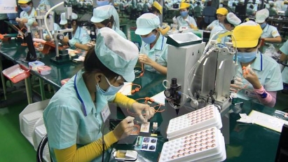 Supporting industries a long way behind
