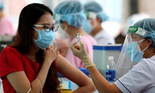 Ưu tiên tiêm liều vaccine Covid-19 bổ sung cho người từ 50 tuổi trở lên