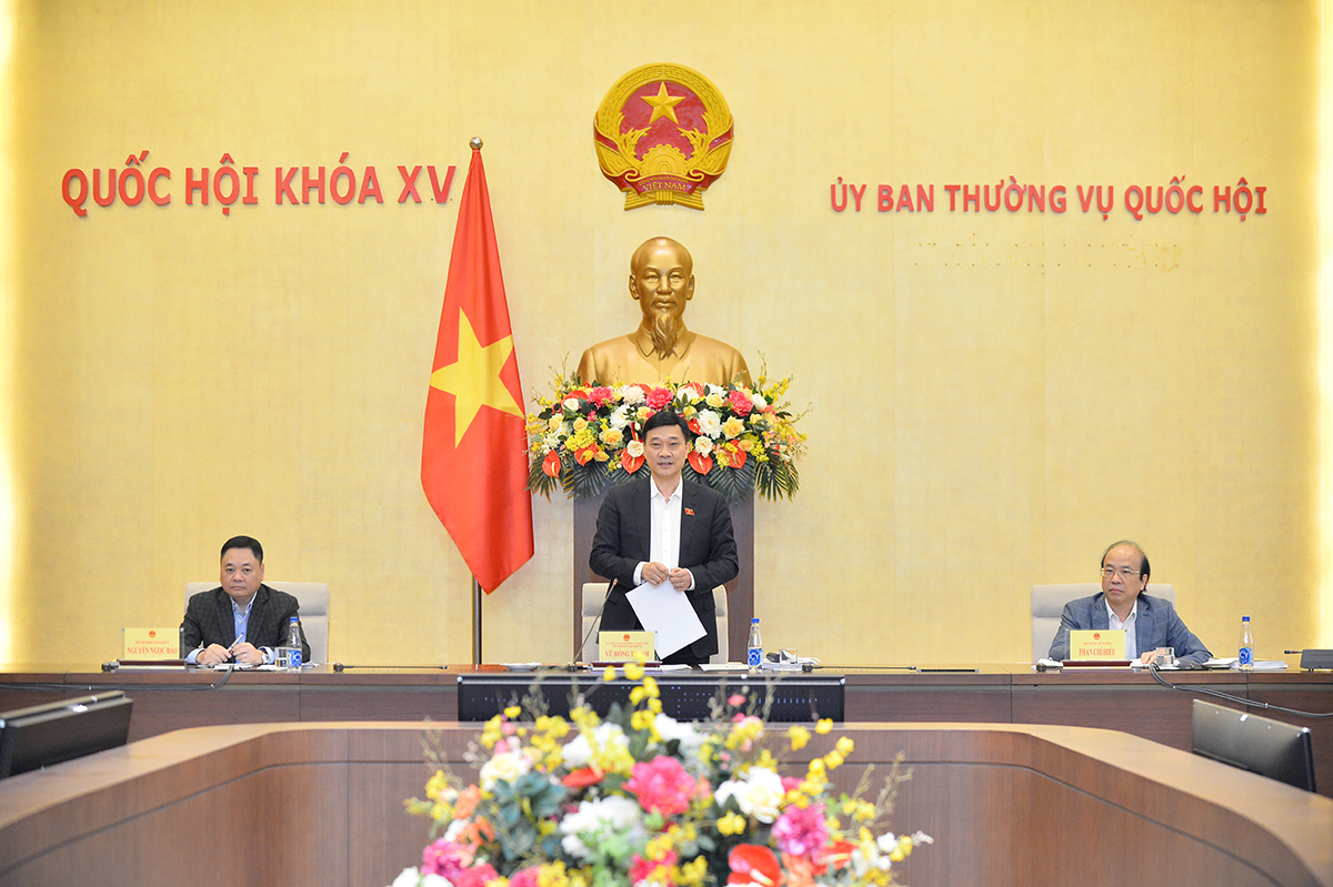 Chủ nhiệm Ủy ban Kinh tế Vũ Hồng Thanh chủ trì phiên họp - Ảnh: Quochoi.vn