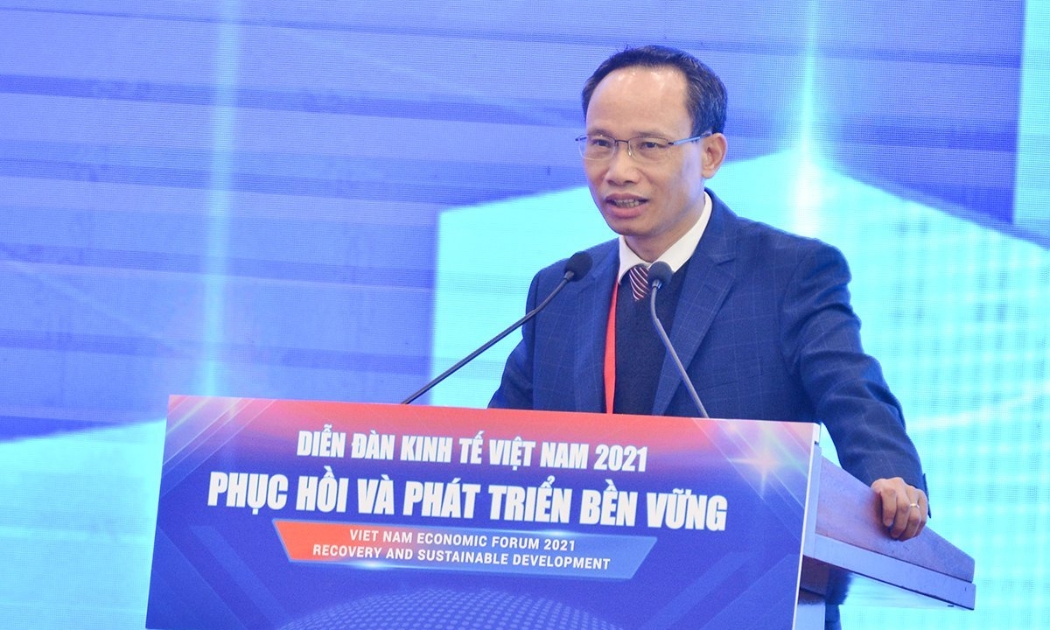 Chuyên gia tài chính - ngân hàng Cấn Văn Lực.