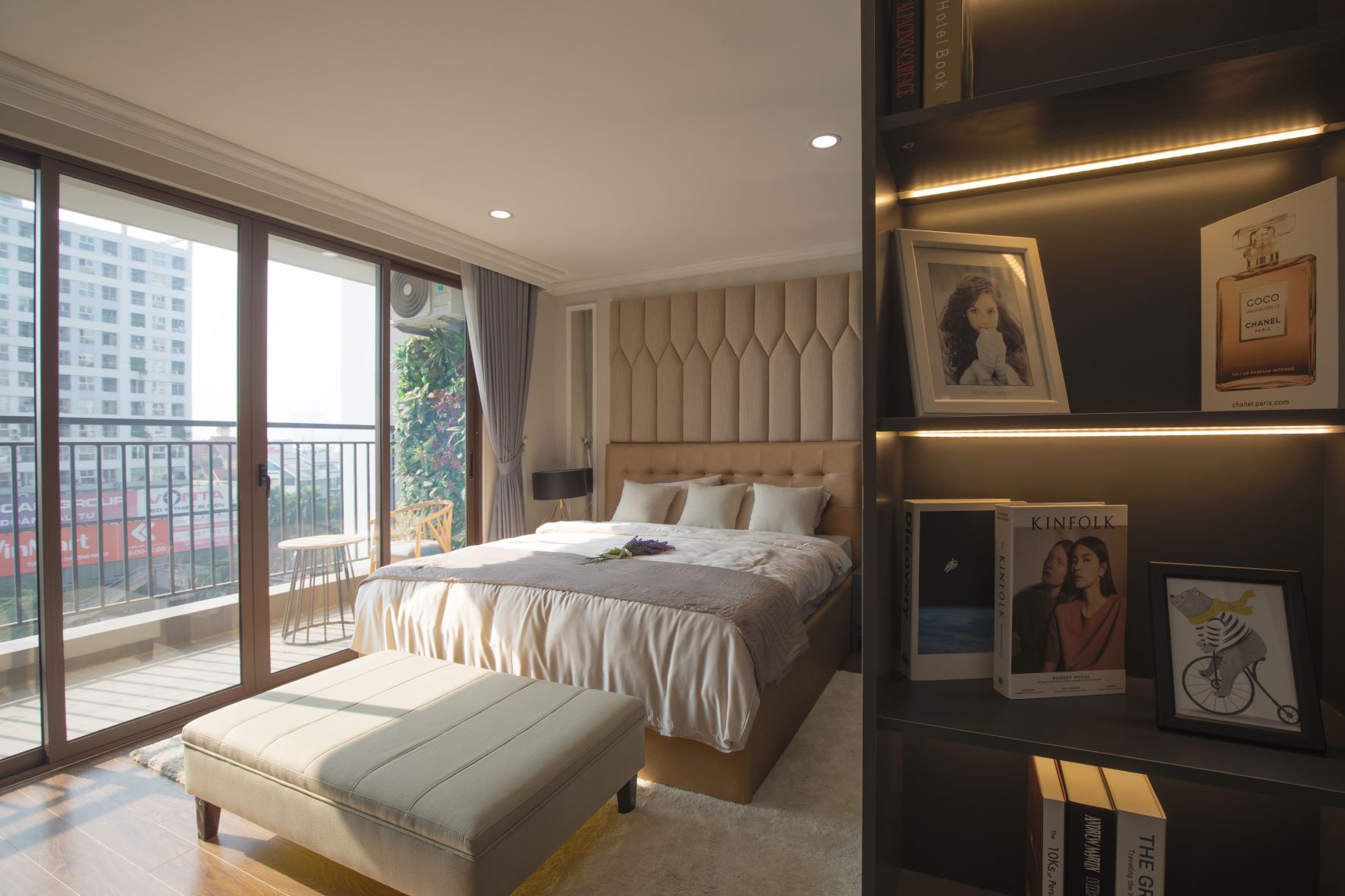 Căn hộ UDIC Westlake b&agrave;n giao nội thất cao cấp.