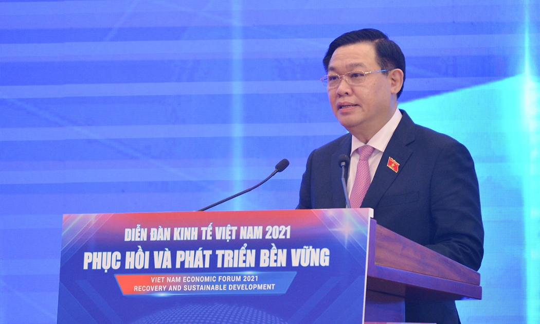 Chủ tịch Quốc hội Vương Đình Huệ phát biểu bế mạc Diễn đàn Kinh tế Việt Nam 2021 - Ảnh: Quochoi.vn