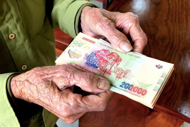 Tám nhóm đối tượng sẽ được tăng 7,4% lương hưu từ 1/1/2022