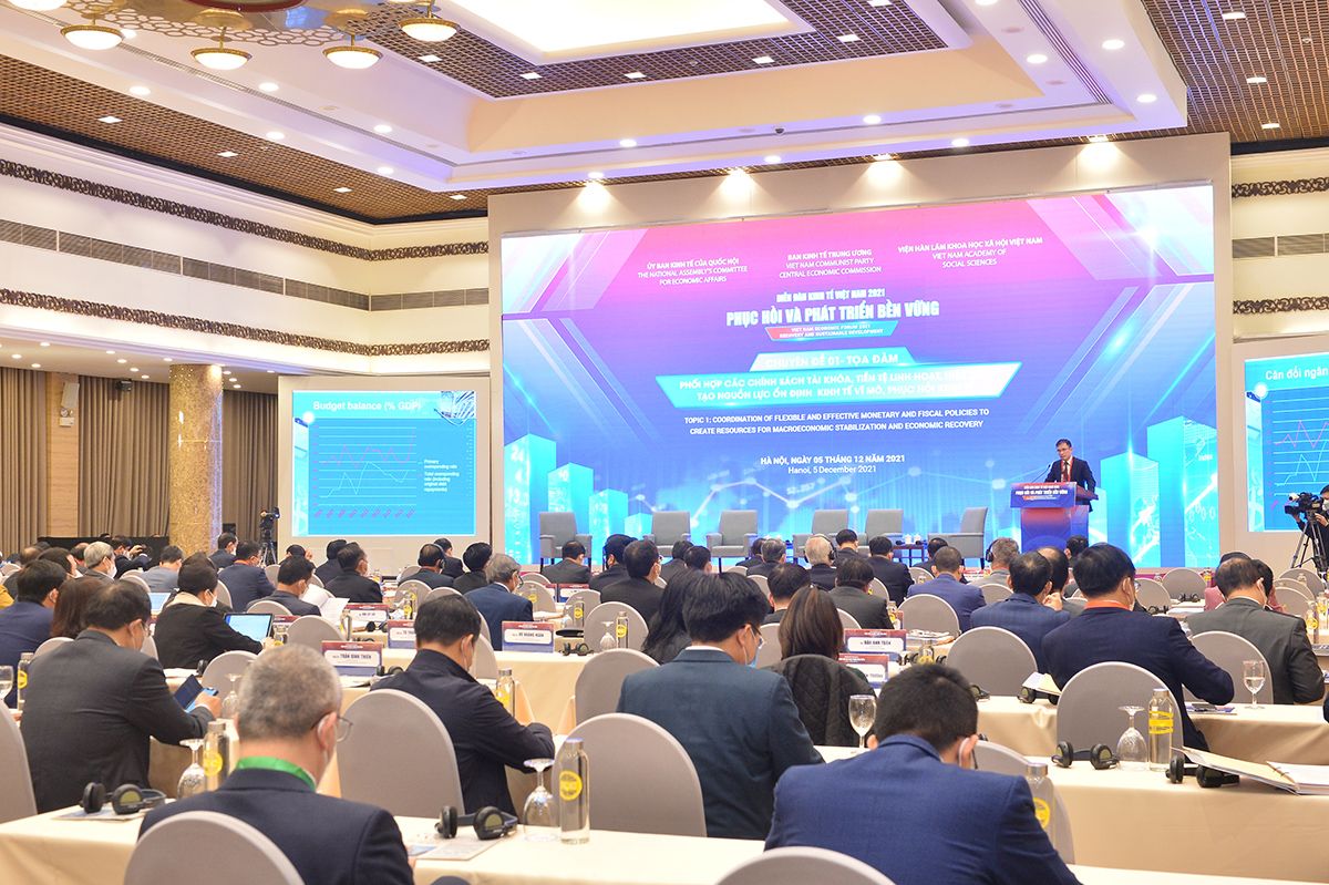 To&agrave;n cảnh diễn đ&agrave;n chiều 5/12 - Ảnh: Quochoi.vn