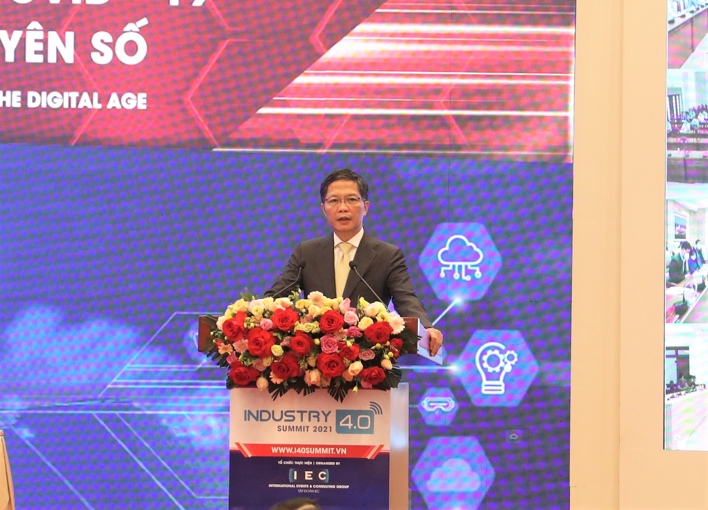 &Ocirc;ng Trần Tuấn Anh, Trưởng Ban Kinh tế Trung ương ph&aacute;t biểu tại Diễn đ&agrave;n.