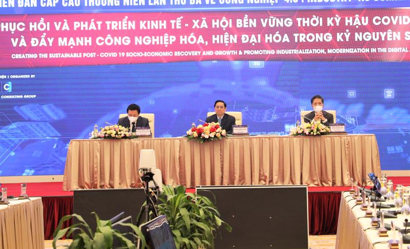 The 3rd annual Industry 4.0 Summit, with the participation of Prime Minister Pham Minh Chinh (C) (Source from vneconomy.vn)