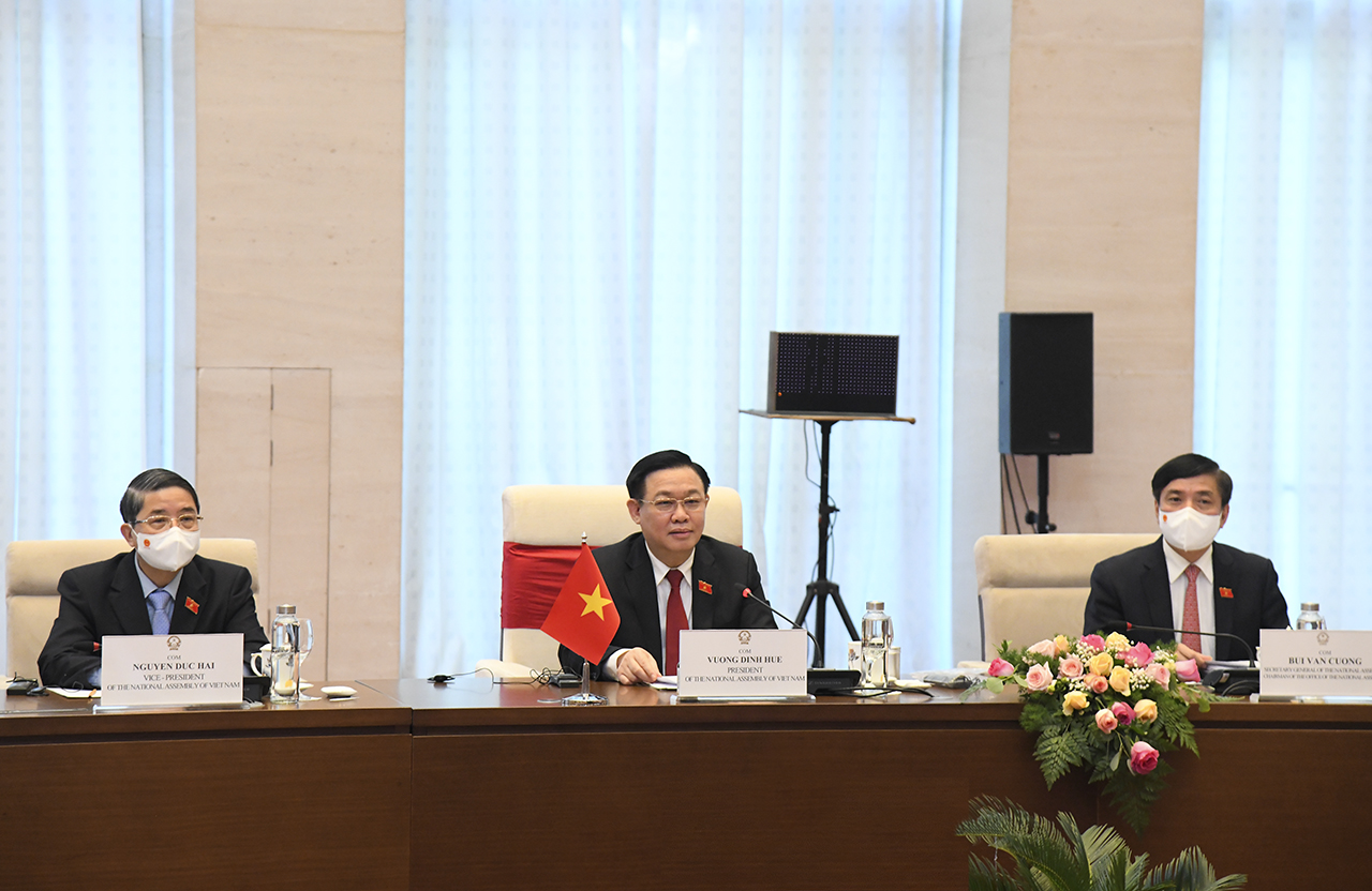 Chủ tịch Quốc hội Vương Đ&igrave;nh Huệ tại cuộc hội đ&agrave;m - Ảnh: Quochoi.vn