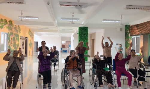 Dịch vụ chăm sóc người già nhiều tiềm năng vẫn đang chờ nhà đầu tư