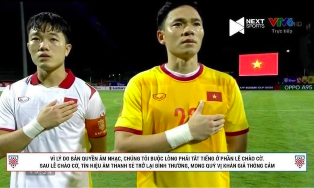 Trong lễ chào cờ trận Việt Nam - Lào tại AFF Cup, bài Quốc ca bị tắt tiếng.