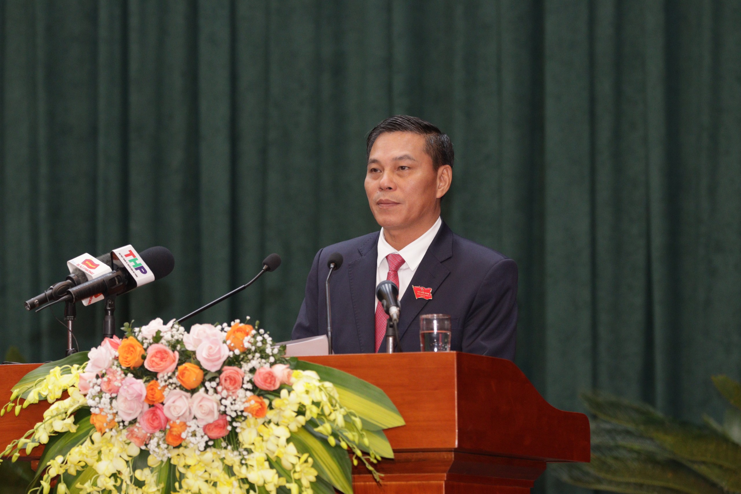 &Ocirc;ng Nguyễn Văn T&ugrave;ng, Chủ tịch UBND th&agrave;nh phố Hải Ph&ograve;ng tại Kỳ họp thứ 4 kh&oacute;a XVI nhiệm kỳ 2021-2026 Hội đồng nh&acirc;n d&acirc;n TP.