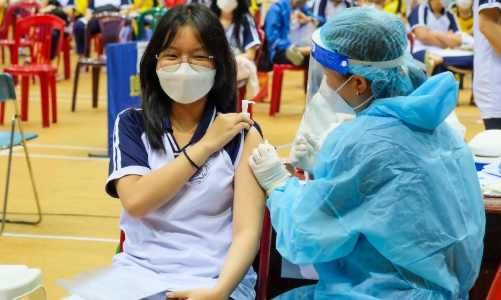 Quảng Trị: 94% học sinh không đồng ý tiêm lô vaccine gia hạn