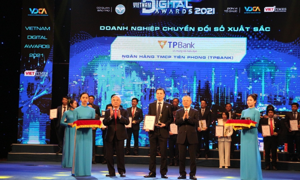 Ông Bùi Quang Cương - Phó Tổng giám đốc TPBank tại Lễ trao giải.