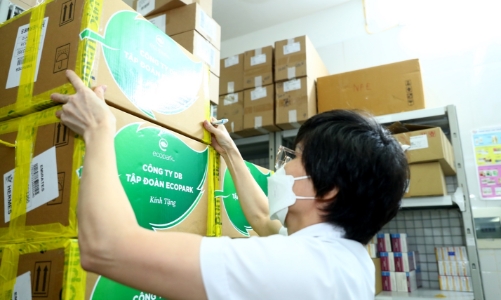 Thêm 1,1 triệu viên thuốc Molnupiravir điều trị Covid19 được chuyển đến 17 tỉnh thành