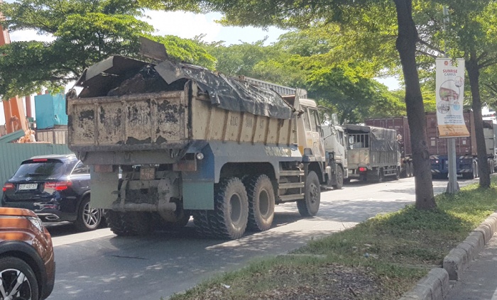 Xe quá khổ, quá tải bùng phát ở nhiều địa phương.