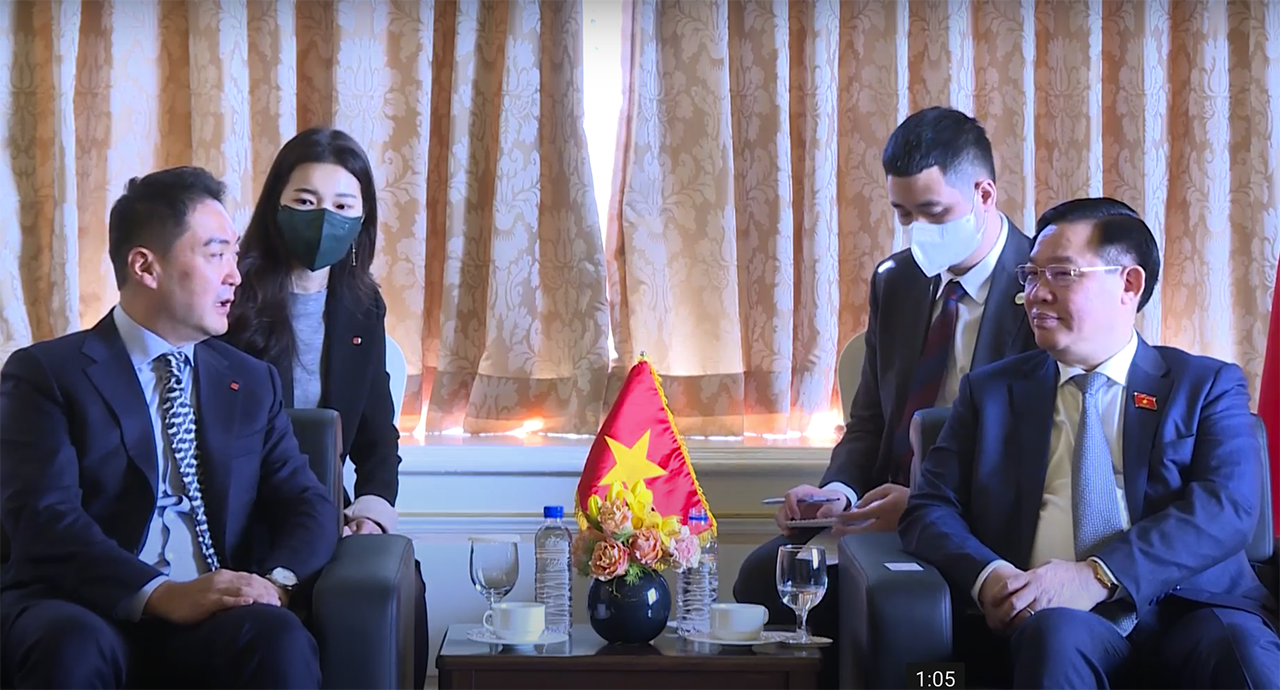 Chủ tịch Quốc hội Vương Đ&igrave;nh Huệ tiếp L&atilde;nh đạo Tập đo&agrave;n&nbsp;Lotte - Ảnh: Quochoi.vn