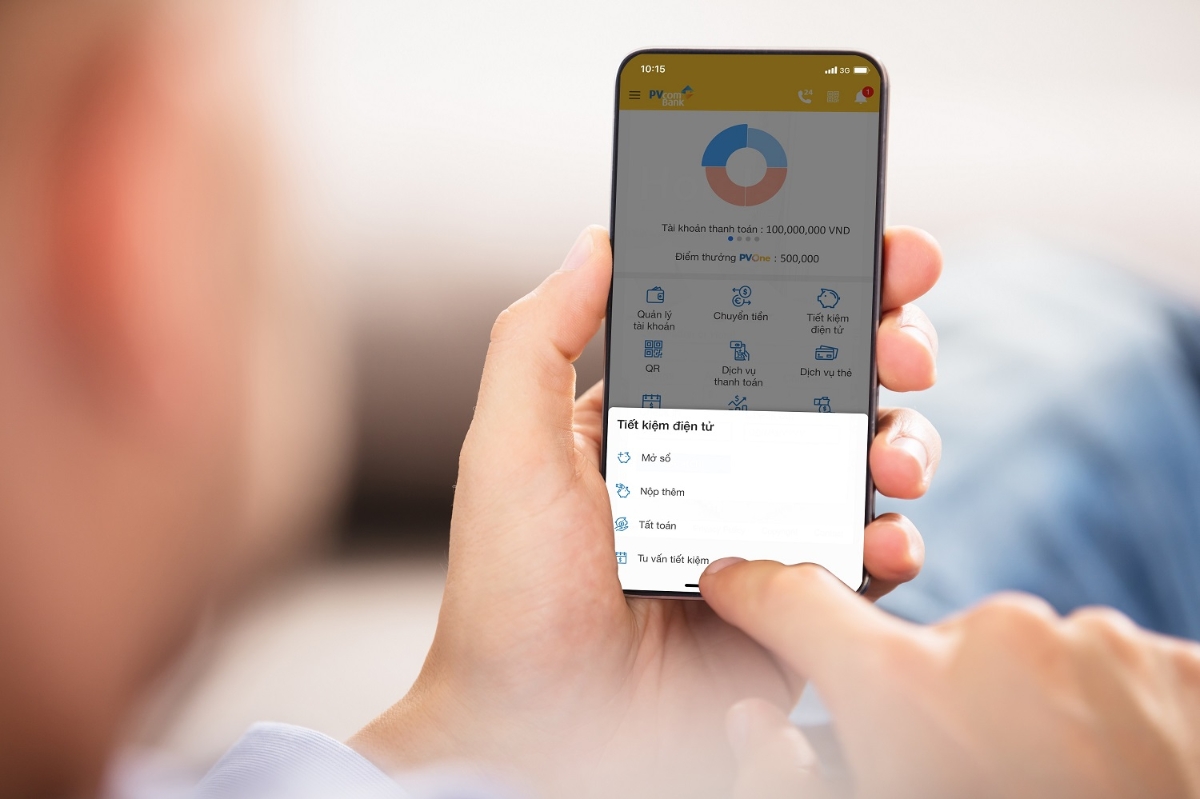 Gửi tiết kiệm online, kh&aacute;ch h&agrave;ng được cộng th&ecirc;m tới 0.4%/năm v&agrave;o l&atilde;i suất.