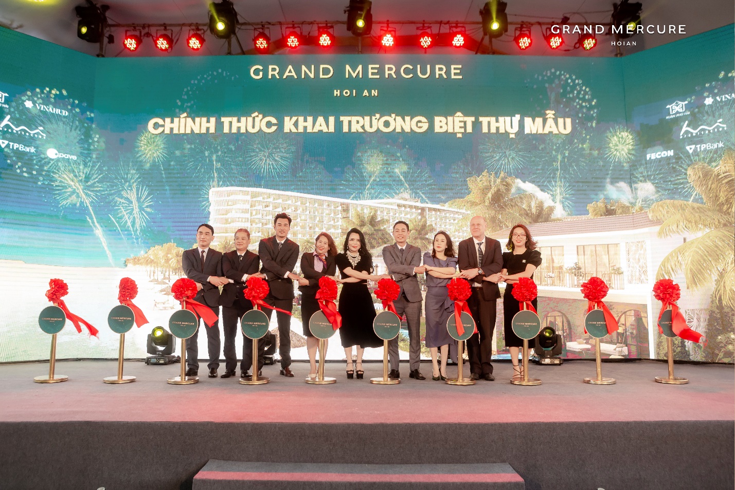 Đại diện NewstarHomes tại sự kiện khai trương biệt thự mẫu Grand Mercure Hoi An.