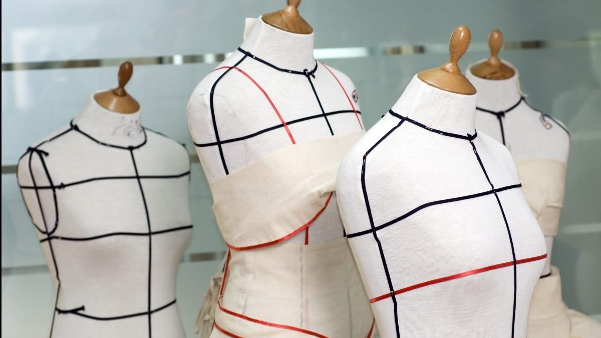 15% gi&aacute;m đốc điều h&agrave;nh trong cuộc khảo s&aacute;t cho biết họ sẽ tăng gi&aacute; h&agrave;ng may mặc l&ecirc;n hơn 10% trong năm tới.