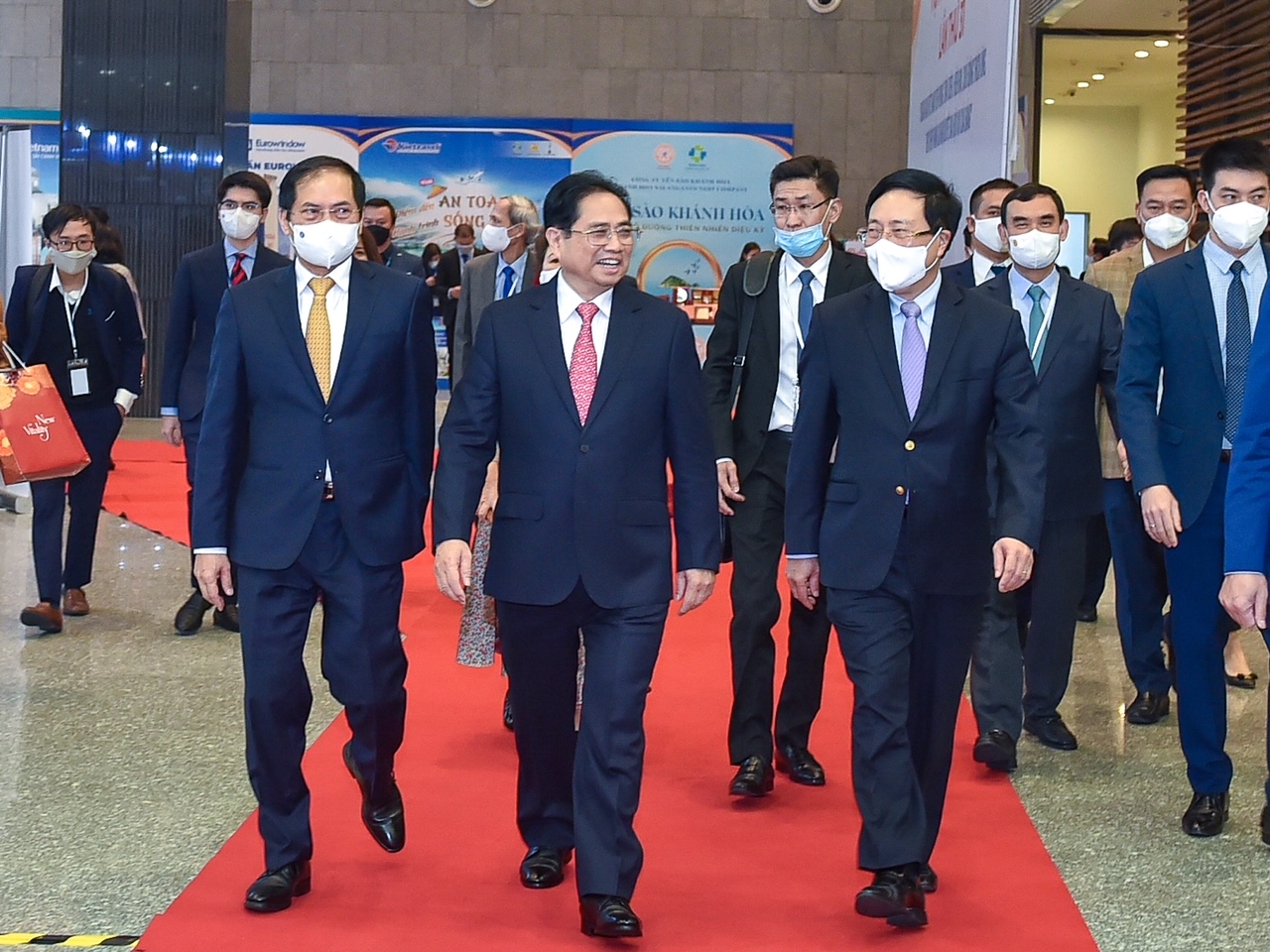 Thủ tướng Phạm Minh Ch&iacute;nh, Ph&oacute; Thủ tướng Thường trực Ch&iacute;nh phủ Phạm B&igrave;nh Minh tham dự Hội nghị -Ảnh: VGP