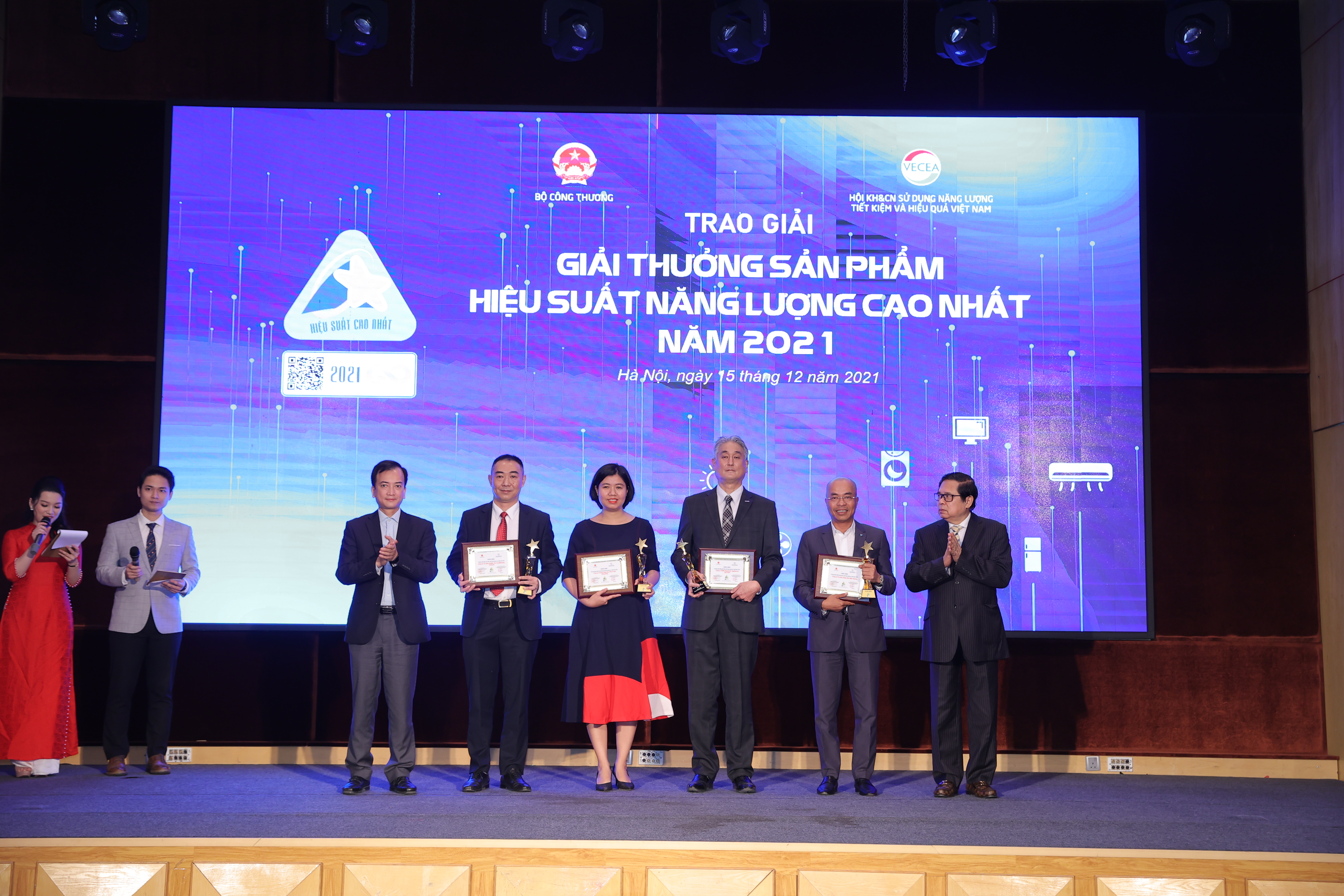 Trao giải thưởng Hiệu suất năng lượng cao nhất năm 2021.