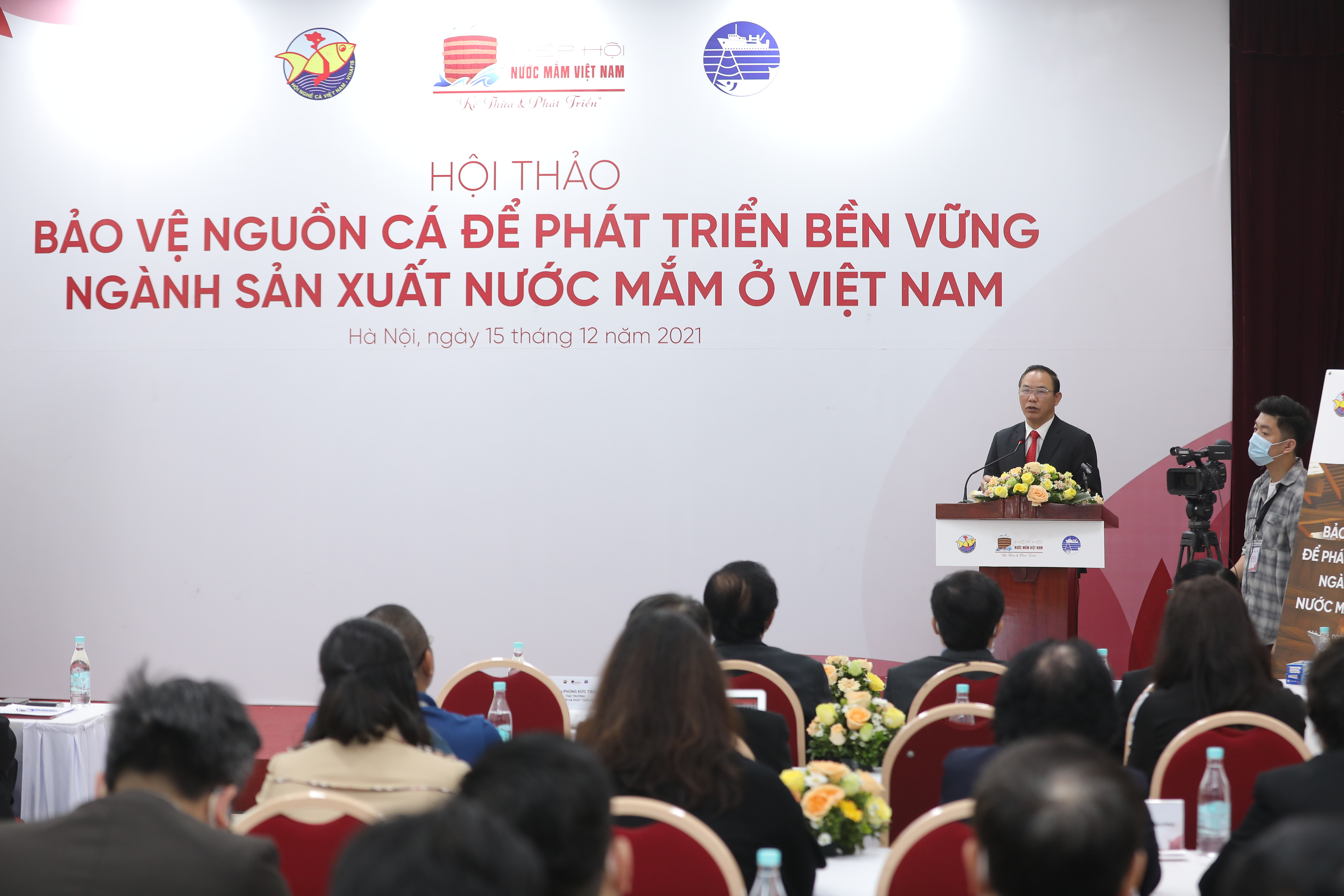 Ông Phùng Đức Tiến, Thứ trưởng Bộ Nông nghiệp và Phát triển Nông thôn phát biểu tại hội thảo 