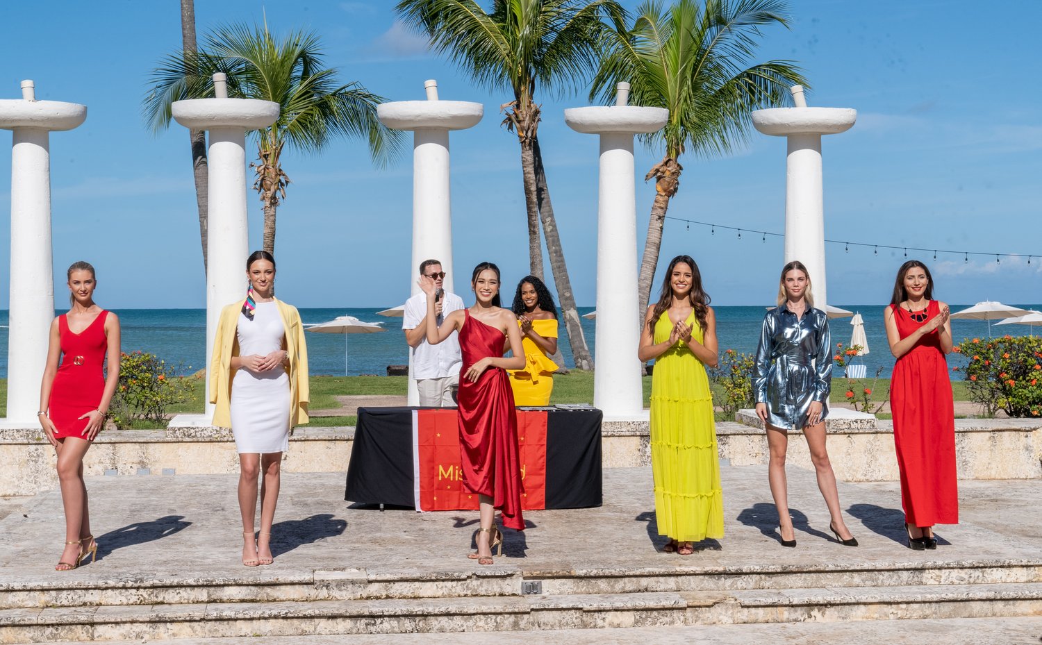 Đỗ Thị Hà là đại diện Việt Nam dự thi Miss World 2021, cô tự đặt mục tiêu cho bản thân là đặt chân vào top 12 chung cuộc.