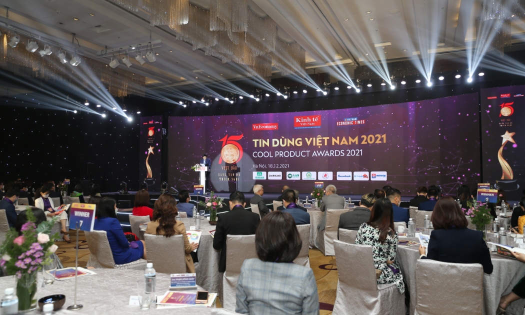 Toàn cảnh Lễ Công bố & Vinh danh Top 10 các nhóm ngành sản phẩm - dịch vụ Tin Dùng năm 2021