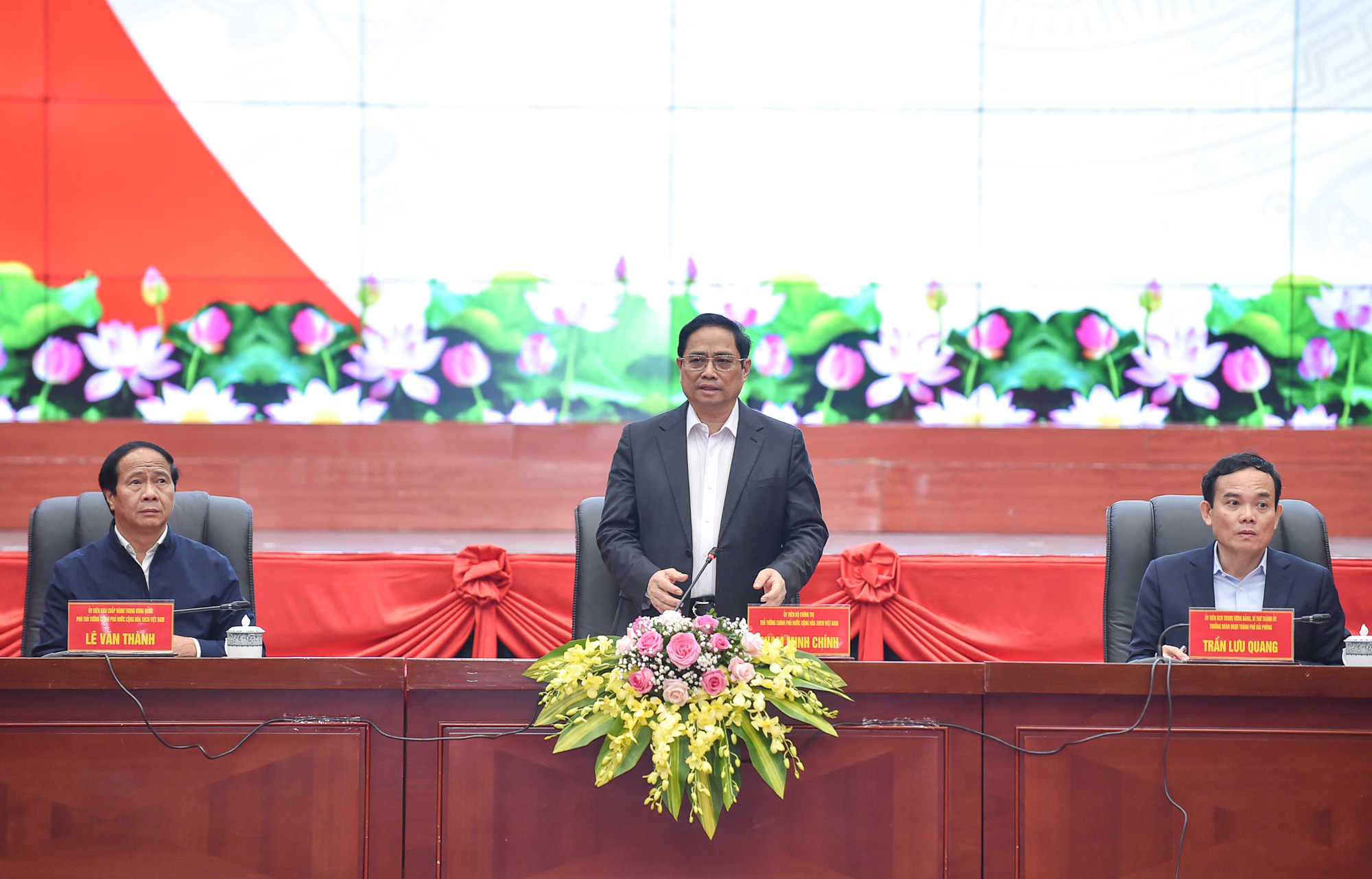 Thủ tướng Phạm Minh Ch&iacute;nh ph&aacute;t biểu tại buổi l&agrave;m việc - Ảnh: VGP