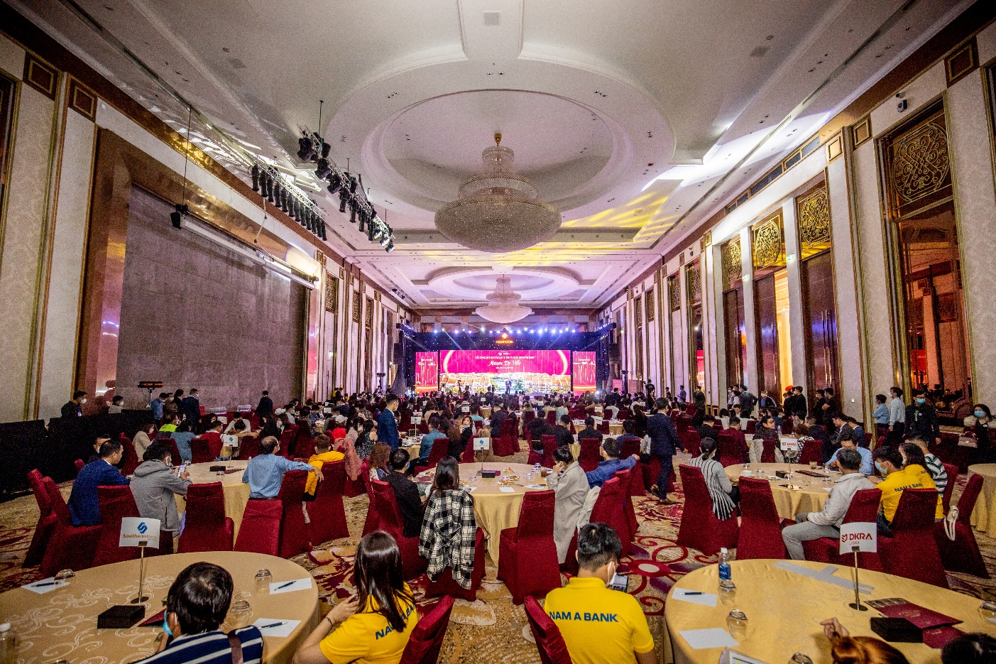 Sự kiện c&ocirc;ng bố Shophouse Maison de Ville h&uacute;t hơn 500 kh&aacute;ch h&agrave;ng tham dự.