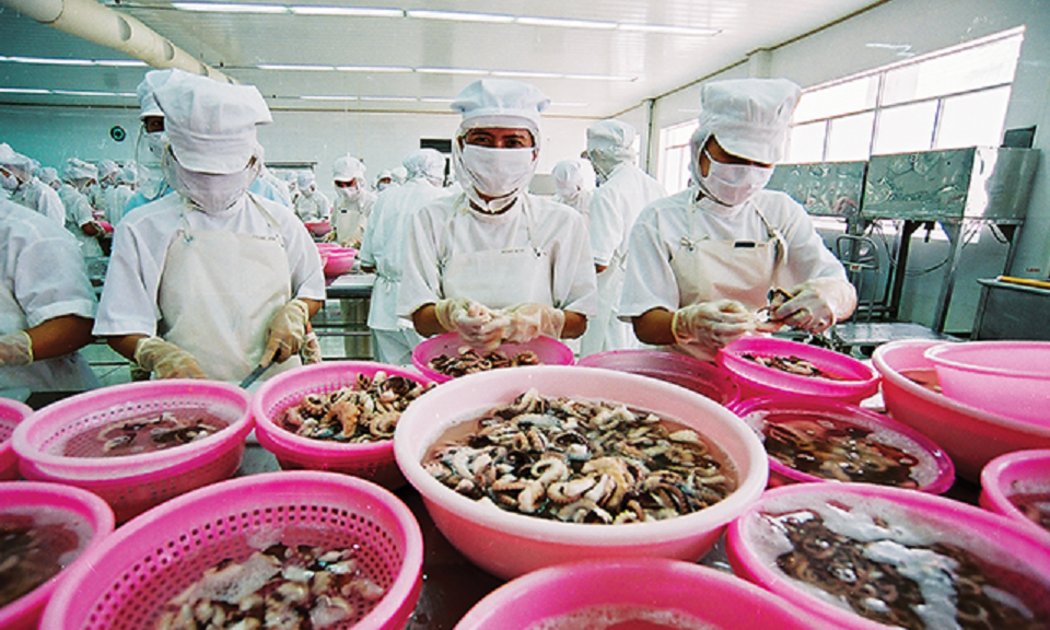 Xây dựng lại nền kinh tế phải đặt trong bối cảnh diễn biến phức tạp của dịch Covid-19.
