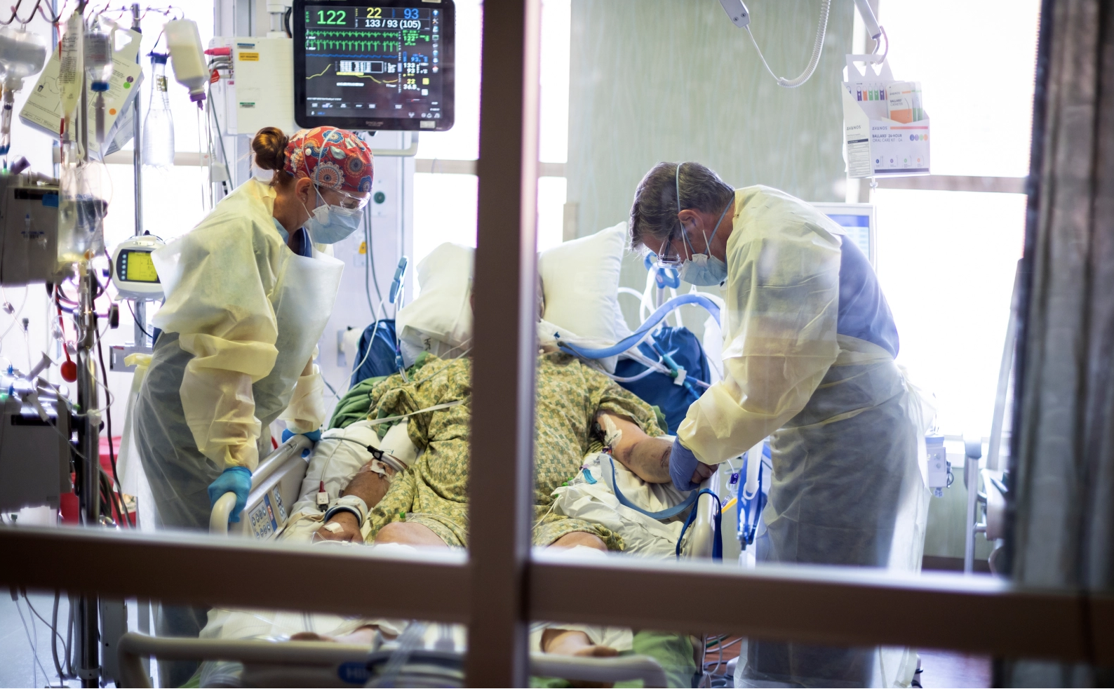 Số ca Covid-19 nhập viện tại Mỹ được dự b&aacute;o sẽ tăng l&ecirc;n do thiếu thuốc điều trị - Ảnh: AFP